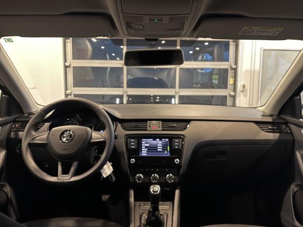 Skoda Octavia III (A7) Рестайлинг с пробегом 2019 года, цена 1 671 000 рублей, 142935 км, лифтбек, Автокод Объявления