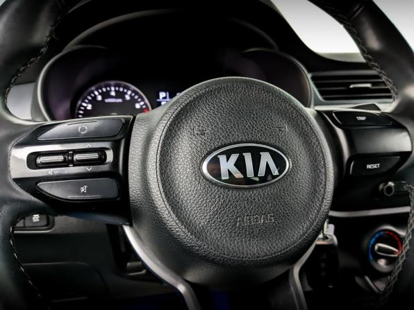 Kia Rio IV с пробегом 2018 года, цена 1 270 000 рублей, 87444 км, седан, Автокод Объявления