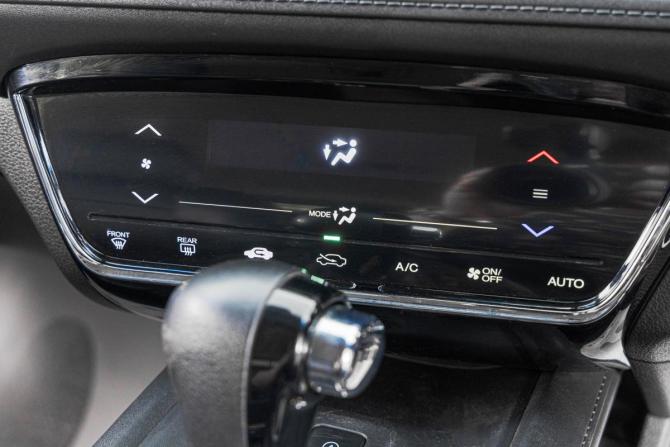 Honda Vezel I с пробегом 2014 года, цена 1 669 000 рублей, 155000 км, внедорожник, Автокод Объявления