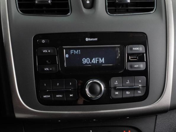 Renault Sandero II Рестайлинг с пробегом 2020 года, цена 1 044 000 рублей, 99537 км, хэтчбек, Автокод Объявления