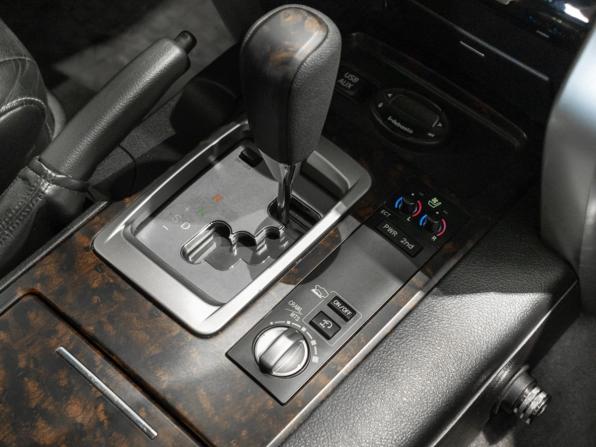 Toyota Land Cruiser 200 Series Рестайлинг 1 с пробегом 2012 года, цена 2 980 000 рублей, 268123 км, внедорожник, Автокод Объявления