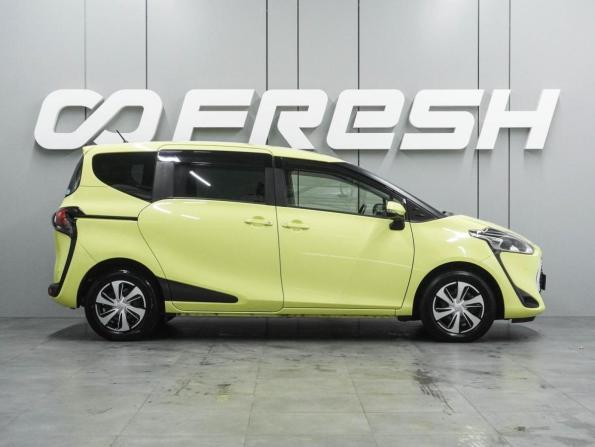 Toyota Sienta II Рестайлинг с пробегом 2021 года, цена 1 605 000 рублей, 67369 км, компактвэн, Автокод Объявления