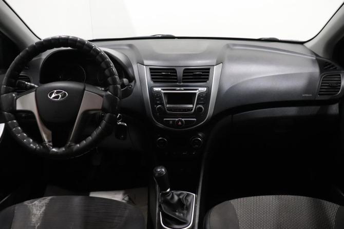 Hyundai Solaris I Рестайлинг с пробегом 2016 года, цена 1 000 000 рублей, 143009 км, седан, Автокод Объявления