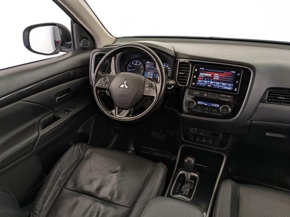 Mitsubishi Outlander III Рестайлинг 2 с пробегом 2017 года, цена 2 150 000 рублей, 113346 км, внедорожник, Автокод Объявления