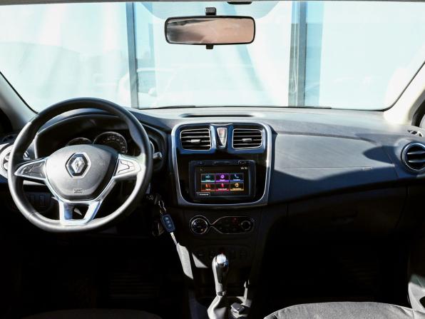 Renault Logan II Рестайлинг с пробегом 2019 года, цена 1 207 500 рублей, 71230 км, седан, Автокод Объявления