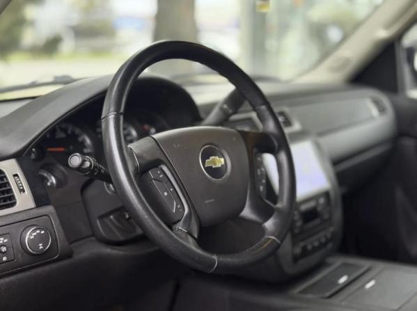 Chevrolet Tahoe III с пробегом 2011 года, цена 1 690 000 рублей, 215052 км, внедорожник, Автокод Объявления