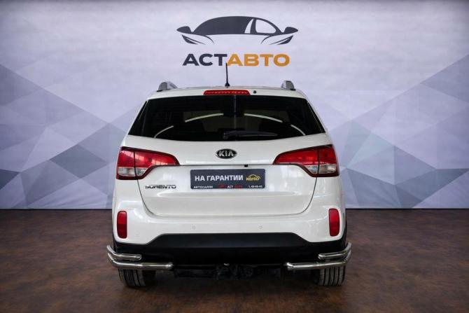 Kia Sorento II Рестайлинг с пробегом 2015 года, цена 1 650 000 рублей, 171865 км, внедорожник, Автокод Объявления