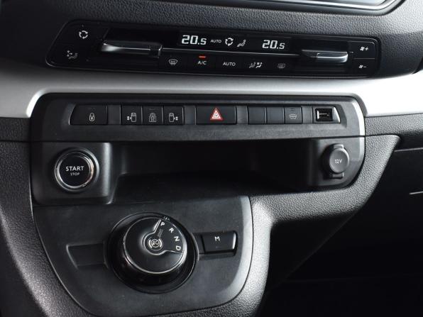 Peugeot Traveller I с пробегом 2018 года, цена 3 494 995 рублей, 73330 км, минивэн, Автокод Объявления