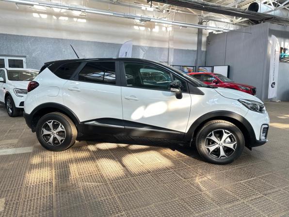 Renault Kaptur I Рестайлинг с пробегом 2021 года, цена 1 350 000 рублей, 48518 км, внедорожник, Автокод Объявления