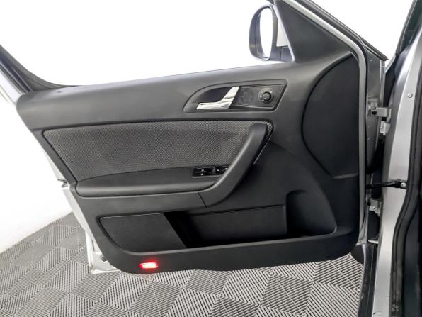 Skoda Yeti I с пробегом 2013 года, цена 1 325 000 рублей, 51124 км, внедорожник, Автокод Объявления