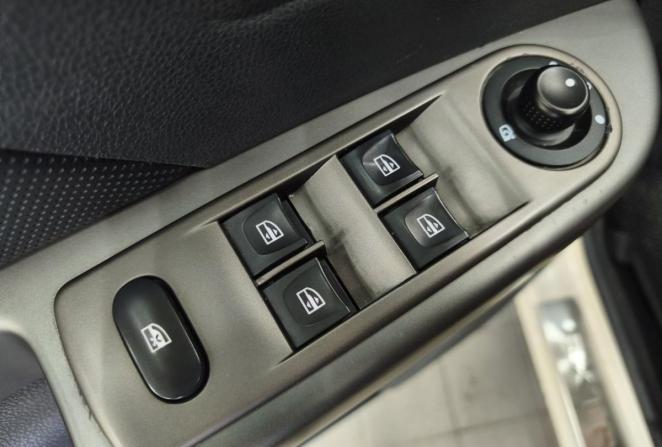 Renault Kaptur I с пробегом 2018 года, цена 1 369 000 рублей, 63364 км, внедорожник, Автокод Объявления