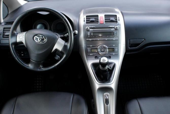 Toyota Auris I с пробегом 2007 года, цена 695 000 рублей, 209216 км, хэтчбек, Автокод Объявления