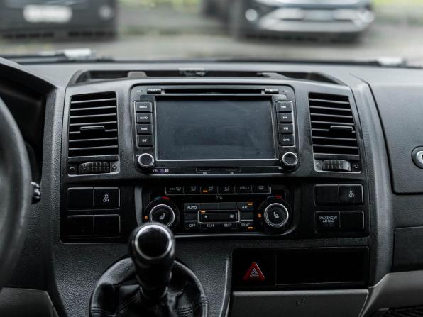 Volkswagen Caravelle T5 Рестайлинг с пробегом 2013 года, цена 1 906 000 рублей, 298989 км, минивэн, Автокод Объявления