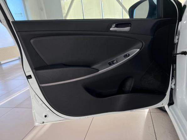 Hyundai Solaris I с пробегом 2014 года, цена 820 000 рублей, 177695 км, седан, Автокод Объявления