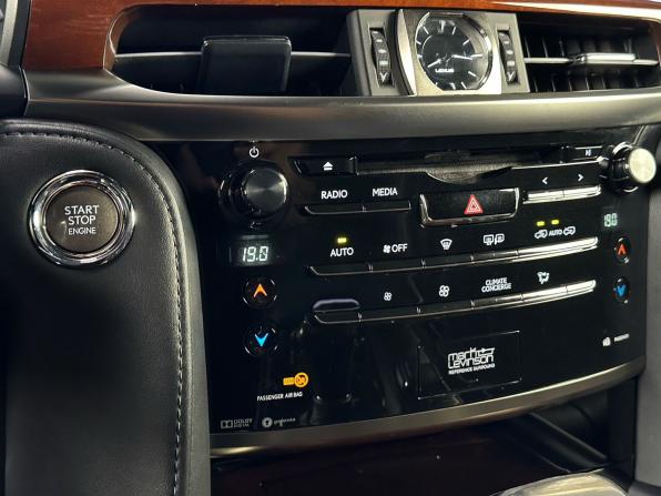 Lexus LX III Рестайлинг 2 с пробегом 2016 года, цена 6 500 000 рублей, 168802 км, внедорожник, Автокод Объявления