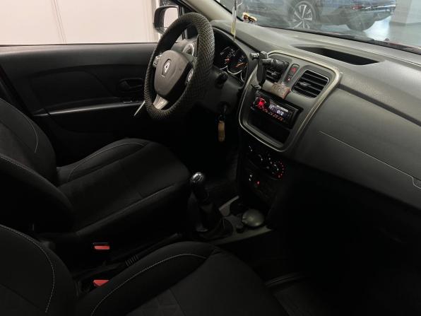Renault Sandero II с пробегом 2015 года, цена 870 000 рублей, 120372 км, хэтчбек, Автокод Объявления
