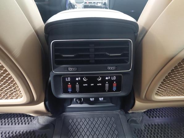 Audi Q8 I (4M) с пробегом 2019 года, цена 5 630 000 рублей, 98500 км, внедорожник, Автокод Объявления