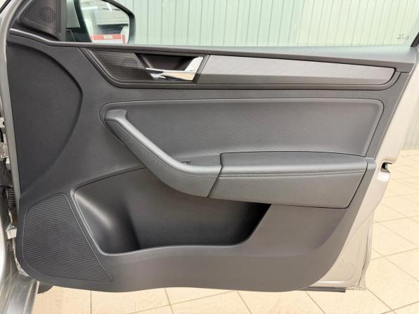 Skoda Rapid II с пробегом 2021 года, цена 1 699 000 рублей, 48153 км, лифтбек, Автокод Объявления