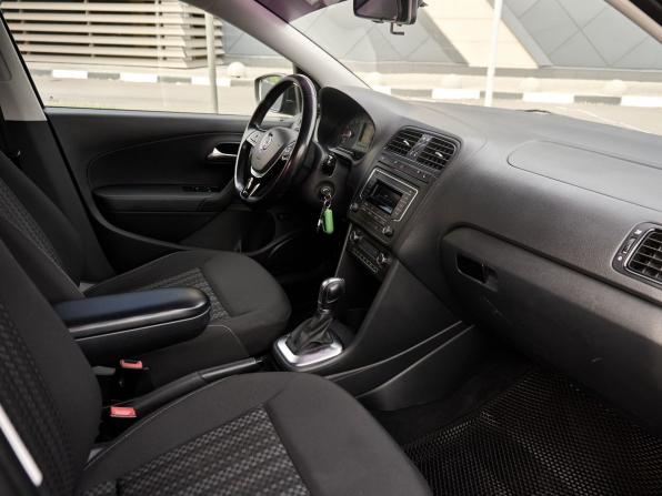 Volkswagen Polo V Рестайлинг с пробегом 2016 года, цена 1 030 000 рублей, 172681 км, седан, Автокод Объявления