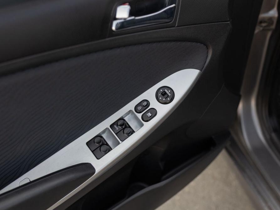 Hyundai Solaris I Новосибирск  - изображение 16