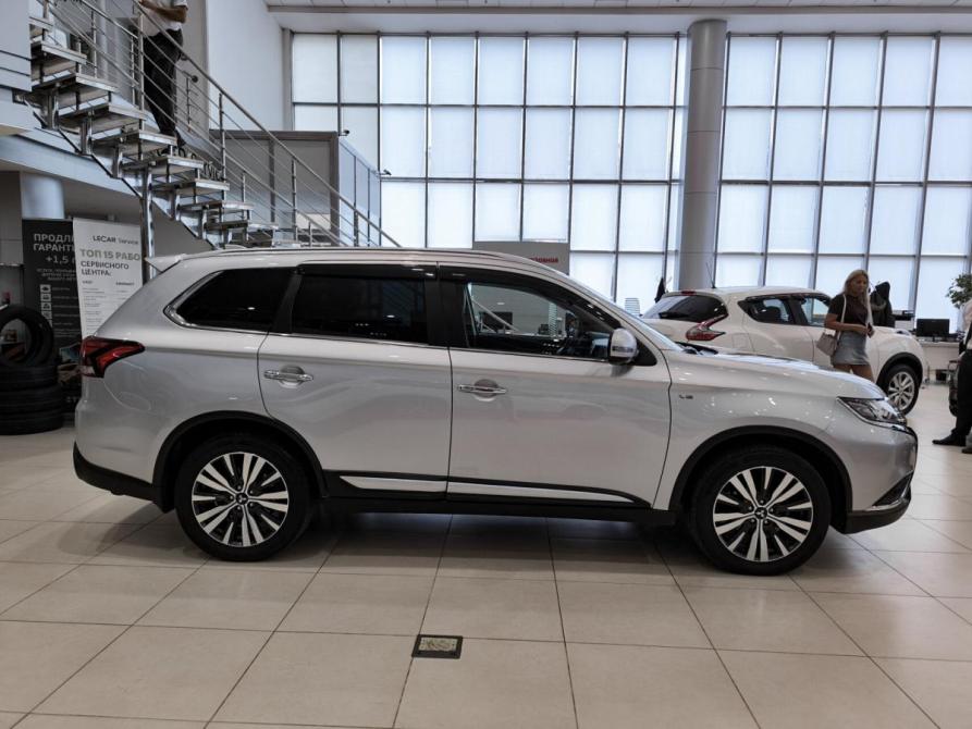 Mitsubishi Outlander III Рестайлинг 3 Казань  - изображение 5