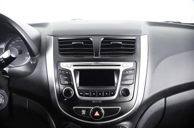 Hyundai Solaris I Рестайлинг с пробегом 2015 года, цена 699 000 рублей, 358000 км, седан, Автокод Объявления