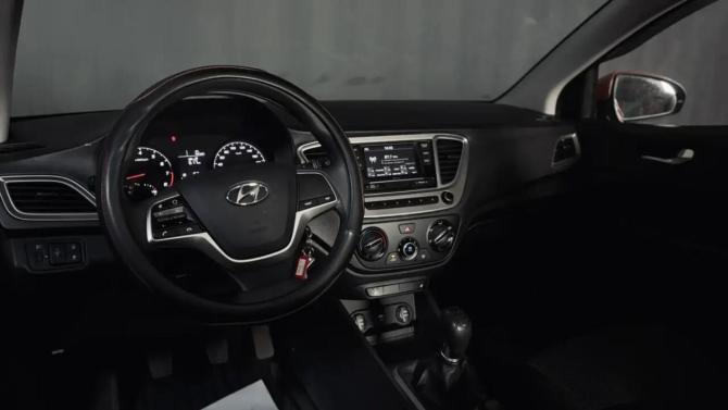 Hyundai Solaris II Рестайлинг с пробегом 2022 года, цена 1 620 000 рублей, 37911 км, седан, Автокод Объявления