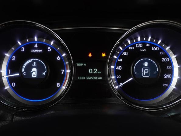 Hyundai Sonata VI (YF) с пробегом 2011 года, цена 939 000 рублей, 252268 км, седан, Автокод Объявления