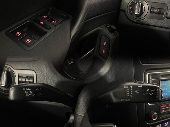 Volkswagen Polo V с пробегом 2015 года, цена 899 000 рублей, 108000 км, седан, Автокод Объявления