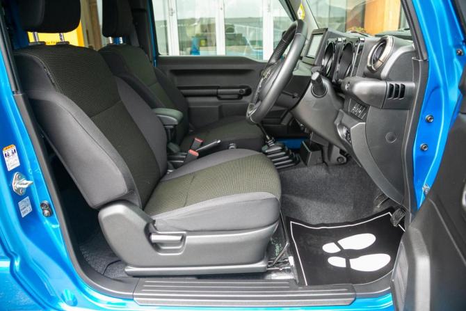 Suzuki Jimny IV с пробегом 2021 года, цена 1 727 000 рублей, 25100 км, внедорожник, Автокод Объявления