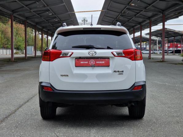 Toyota RAV4 IV (XA40) с пробегом 2015 года, цена 1 999 500 рублей, 198000 км, внедорожник, Автокод Объявления