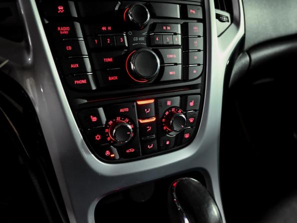 Opel Astra J Рестайлинг с пробегом 2013 года, цена 950 000 рублей, 139862 км, хэтчбек, Автокод Объявления