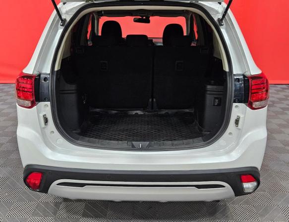 Mitsubishi Outlander III Рестайлинг 3 с пробегом 2019 года, цена 2 095 000 рублей, 109601 км, внедорожник, Автокод Объявления