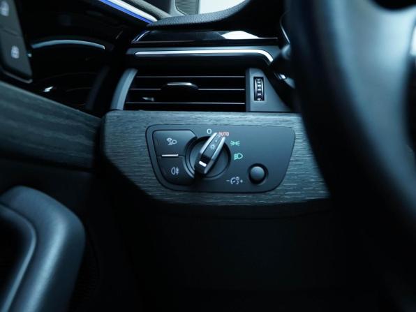 Audi A4 V (B9) Рестайлинг с пробегом 2022 года, цена 3 150 000 рублей, 100268 км, универсал, Автокод Объявления