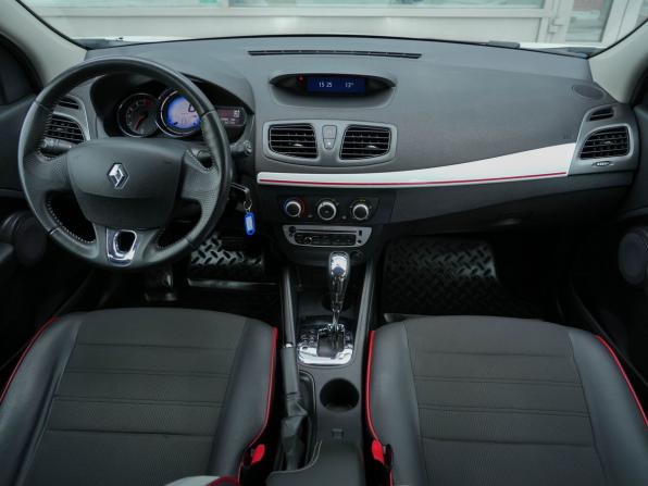 Renault Megane III Рестайлинг с пробегом 2013 года, цена 990 000 рублей, 23938 км, хэтчбек, Автокод Объявления