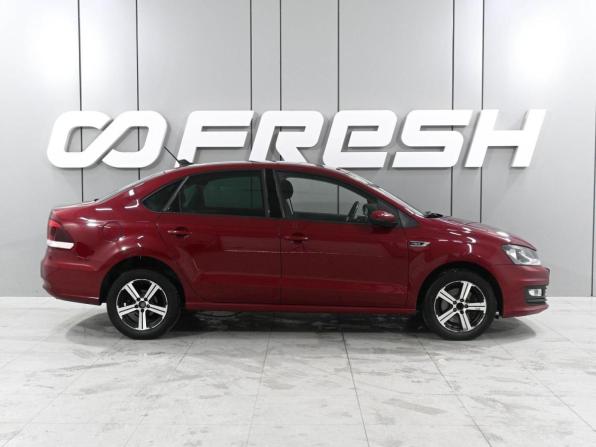 Volkswagen Polo V Рестайлинг с пробегом 2019 года, цена 1 579 000 рублей, 120347 км, седан, Автокод Объявления