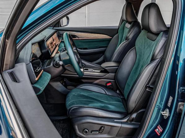 Geely Monjaro I с пробегом 2023 года, цена 2 950 000 рублей, 30162 км, внедорожник, Автокод Объявления