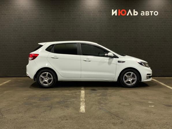 Kia Rio III Рестайлинг с пробегом 2015 года, цена 1 030 000 рублей, 97373 км, хэтчбек, Автокод Объявления