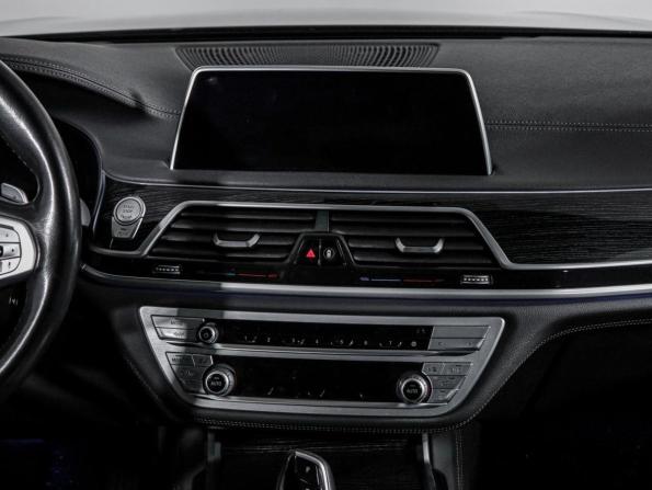BMW 7 серии VI (G11/G12) Рестайлинг с пробегом 2019 года, цена 5 188 221 рубль, 124174 км, седан, Автокод Объявления