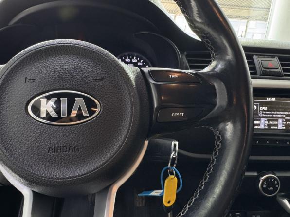 Kia Rio IV с пробегом 2018 года, цена 1 340 000 рублей, 123570 км, седан, Автокод Объявления
