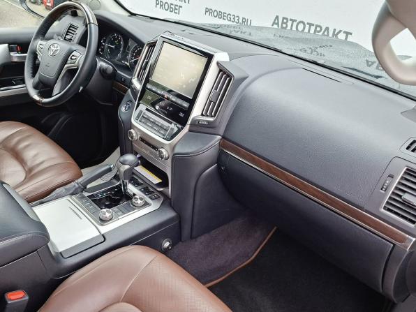 Toyota Land Cruiser 200 Series Рестайлинг 2 с пробегом 2016 года, цена 5 447 000 рублей, 175432 км, внедорожник, Автокод Объявления