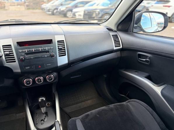 Mitsubishi Outlander II Рестайлинг с пробегом 2011 года, цена 795 000 рублей, 294000 км, внедорожник, Автокод Объявления