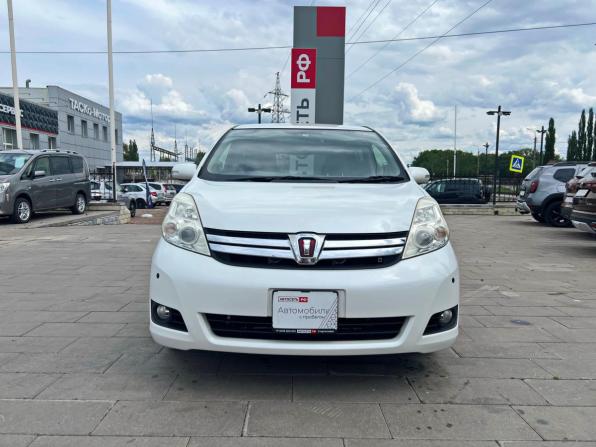Toyota ISis I Рестайлинг с пробегом 2013 года, цена 1 514 000 рублей, 93472 км, минивэн, Автокод Объявления