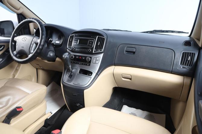 Hyundai H-1 II Рестайлинг 2 с пробегом 2021 года, цена 2 949 000 рублей, 198000 км, минивэн, Автокод Объявления