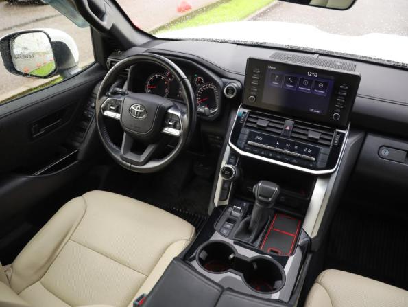 Toyota Land Cruiser 300 Series с пробегом 2021 года, цена 7 299 000 рублей, 117365 км, внедорожник, Автокод Объявления