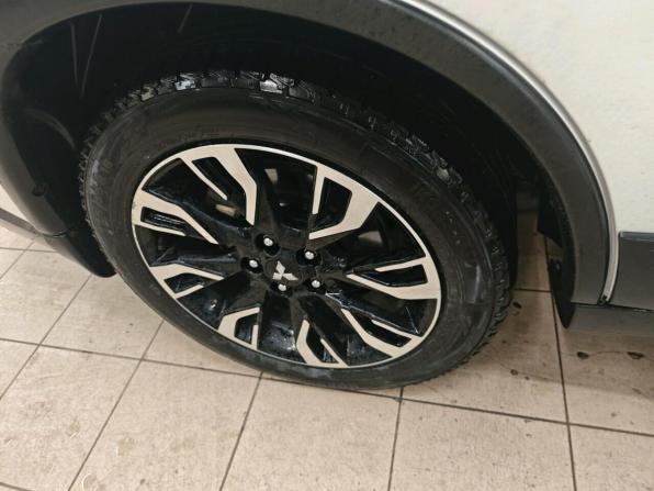 Mitsubishi Outlander III Рестайлинг 3 с пробегом 2021 года, цена 2 365 000 рублей, 127760 км, внедорожник, Автокод Объявления