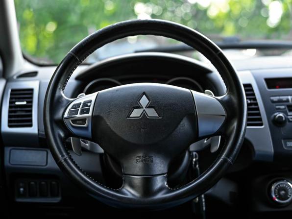 Mitsubishi Outlander II Рестайлинг с пробегом 2009 года, цена 850 000 рублей, 254843 км, внедорожник, Автокод Объявления