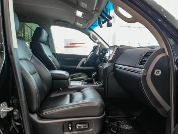 Toyota Land Cruiser 200 Series Рестайлинг 2 с пробегом 2018 года, цена 7 099 000 рублей, 104966 км, внедорожник, Автокод Объявления