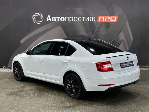 Skoda Octavia III (A7) Рестайлинг с пробегом 2017 года, цена 1 833 000 рублей, 90915 км, лифтбек, Автокод Объявления
