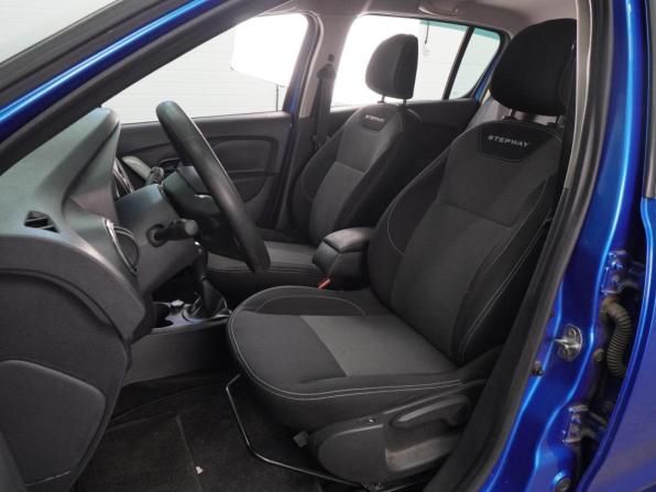 Renault Sandero II Рестайлинг с пробегом 2021 года, цена 1 347 000 рублей, 57778 км, хэтчбек, Автокод Объявления